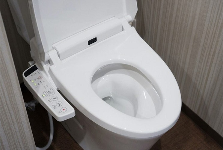 Hướng dẫn cách sử dụng bồn cầu thông minh hiệu quả, an toàn Hướng dẫn cách sử dụng bồn cầu thông minh hiệu quả, an toàn