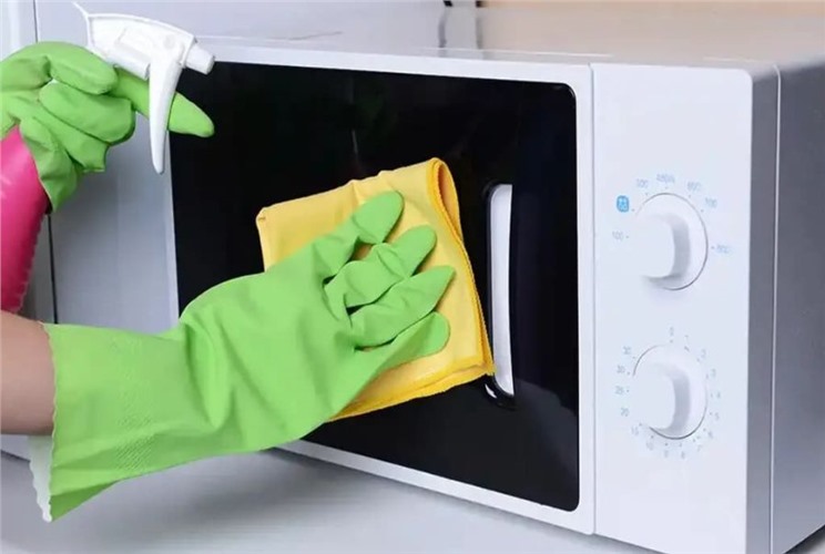 Top 5 cách vệ sinh lò vi sóng sạch bóng, đơn giản tại nhà