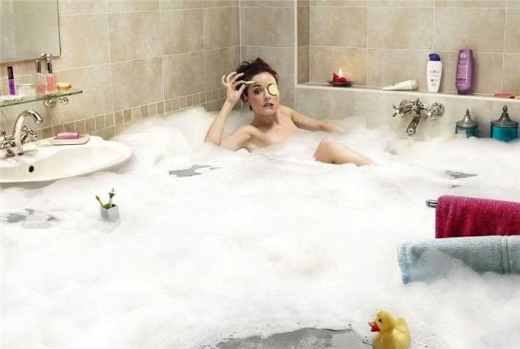 Tổng hợp cách tạo bọt bồn tắm đơn giản tại nhà Tổng hợp cách tạo bọt bồn tắm đơn giản tại nhà